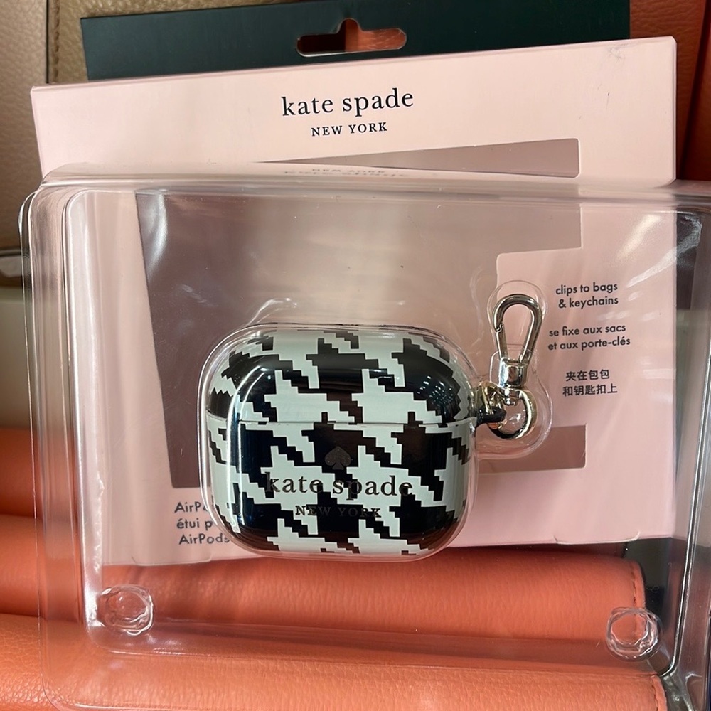 Kate  Spade AirPods Pro Gen 3 Case Boxed K8148 - Picture 6 of 16